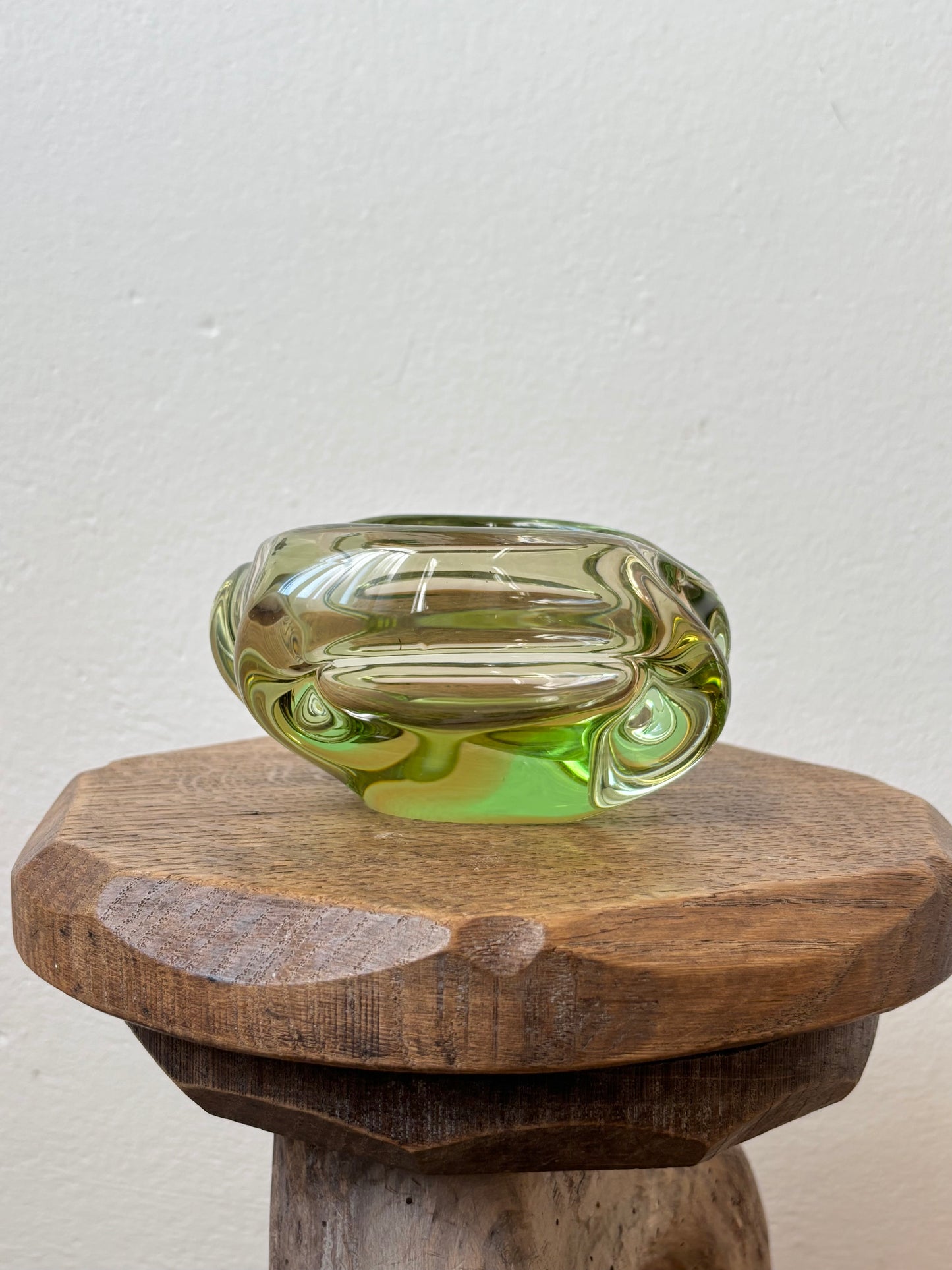 Czechoslovakia bohemia glass Mid century mid-century 60s 70s 1960s 1970s era Czech Praha Prague ash tray bowl sklo vintage antique shop store vintage clothing プラハ 古着 ヴィンテージショップ アンティークストア TOTO