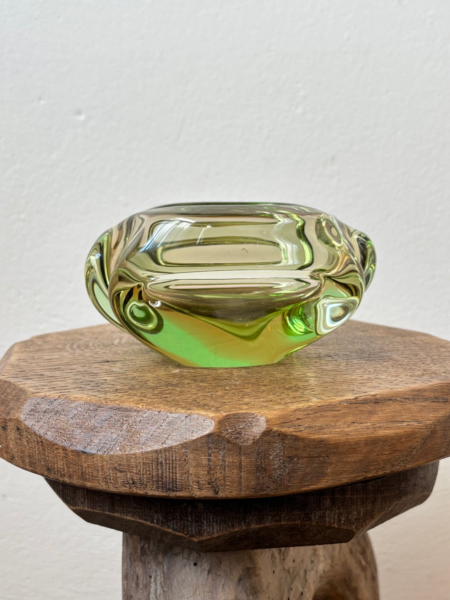 Czechoslovakia bohemia glass Mid century mid-century 60s 70s 1960s 1970s era Czech Praha Prague ash tray bowl sklo vintage antique shop store vintage clothing プラハ 古着 ヴィンテージショップ アンティークストア TOTO