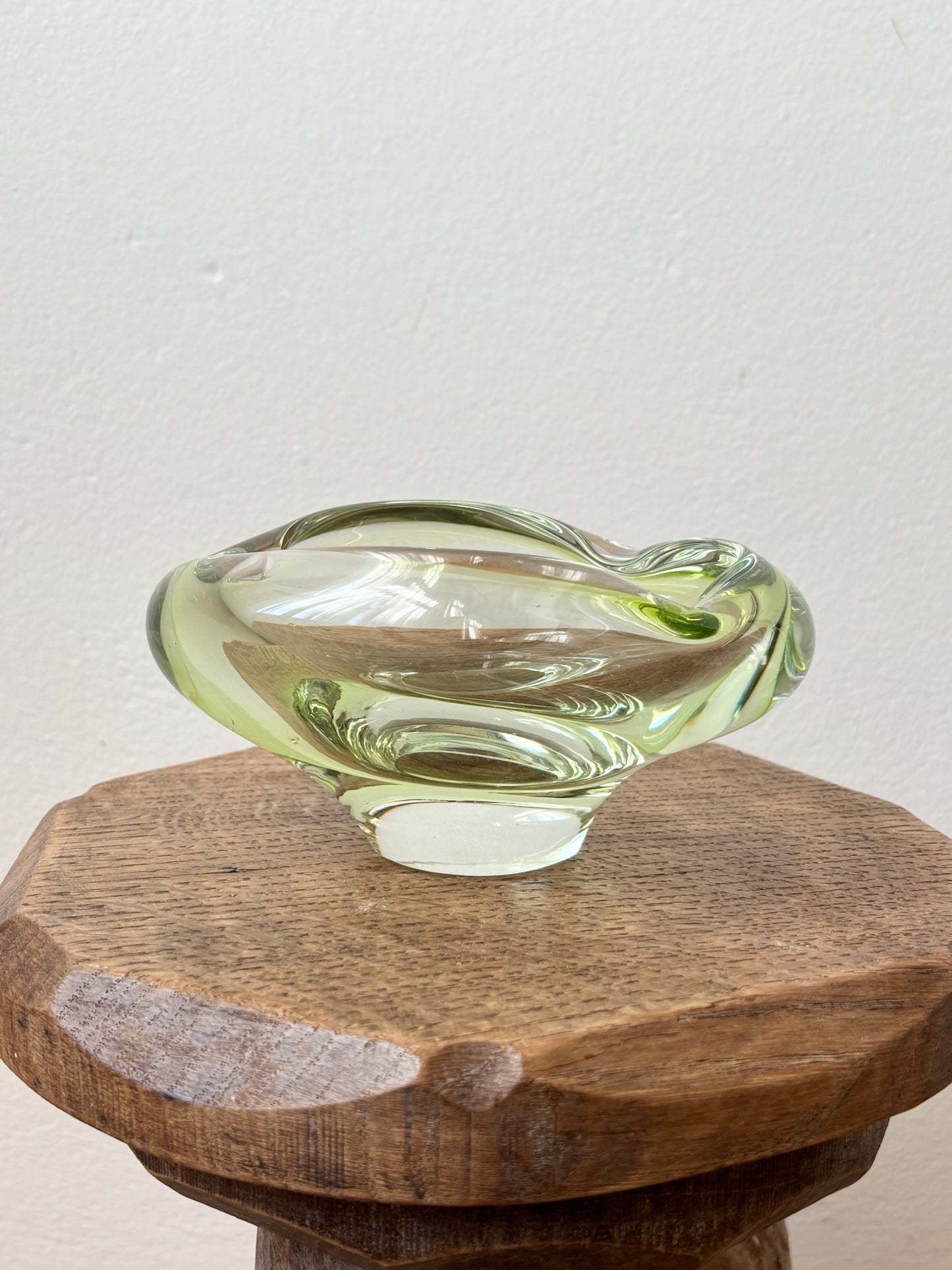 70s Hezky Český glass pea green