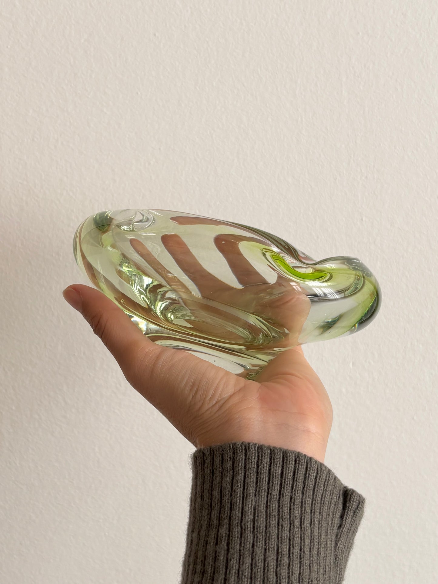 70s Hezky Český glass pea green