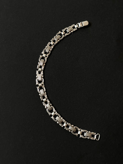 German 835 Art Nouveau