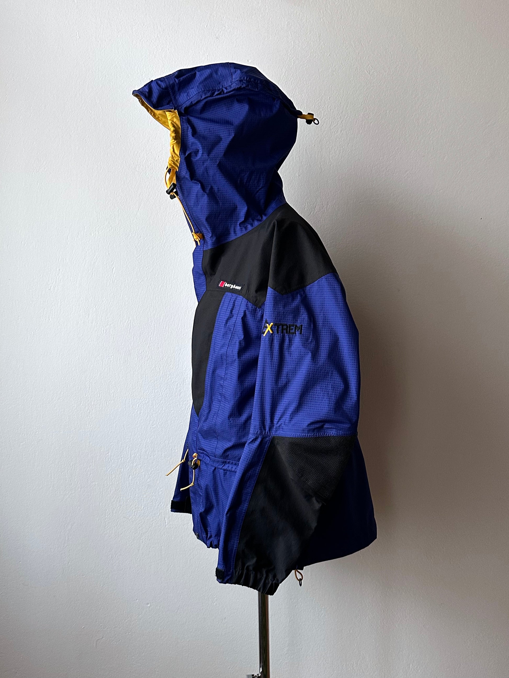 1990's Berghaus Extrem gore-tex jacket バーグハウス 90年代 Vintage Outdoor UK Made in GT.Btitain ゴアテックス Toto Praha Vintage clothing store Antique shop イギリス古着 古着屋 プラハ 