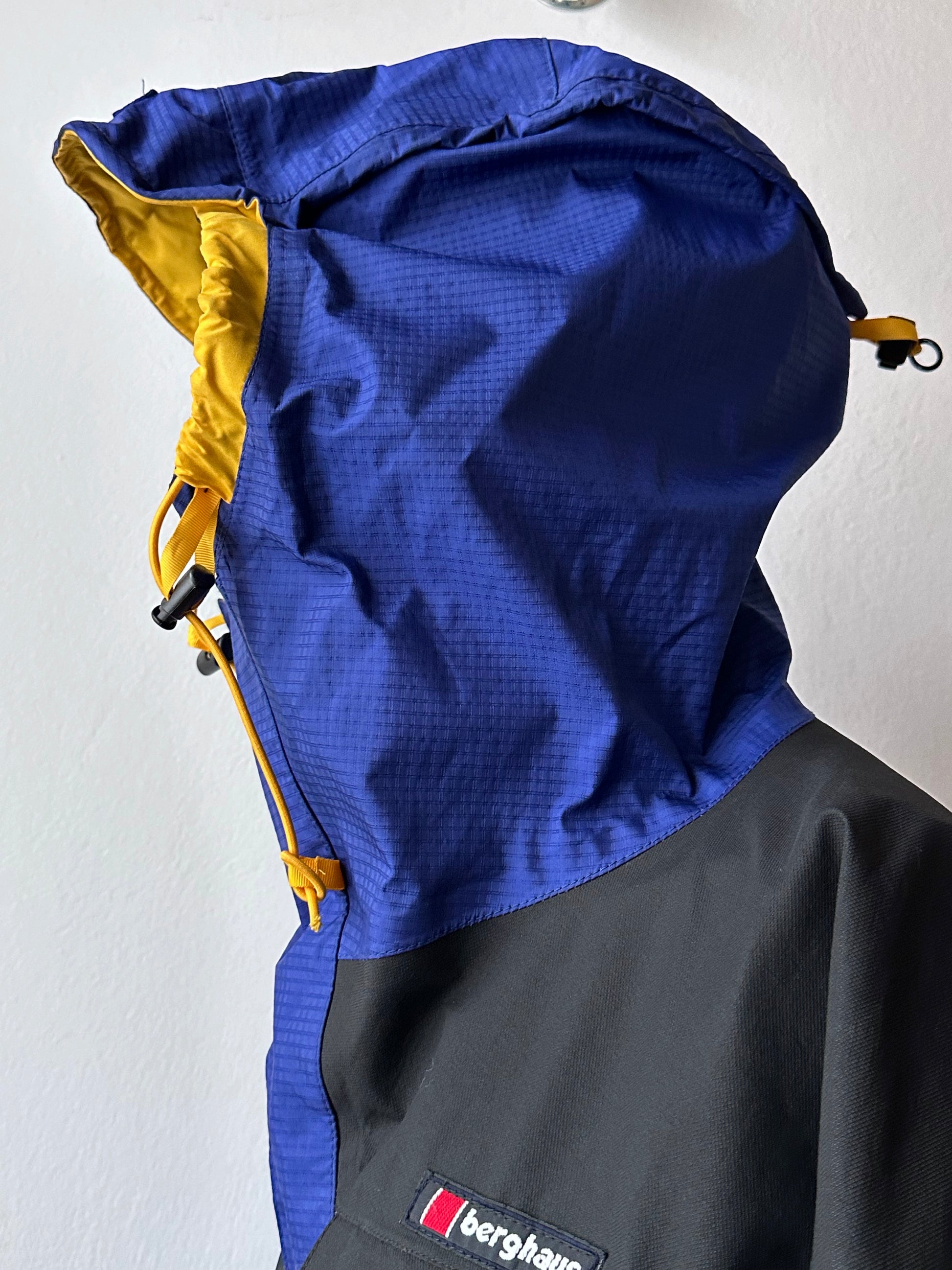 1990's Berghaus Extrem gore-tex jacket バーグハウス 90年代 Vintage Outdoor UK Made in GT.Btitain ゴアテックス Toto Praha Vintage clothing store Antique shop イギリス古着 古着屋 プラハ 