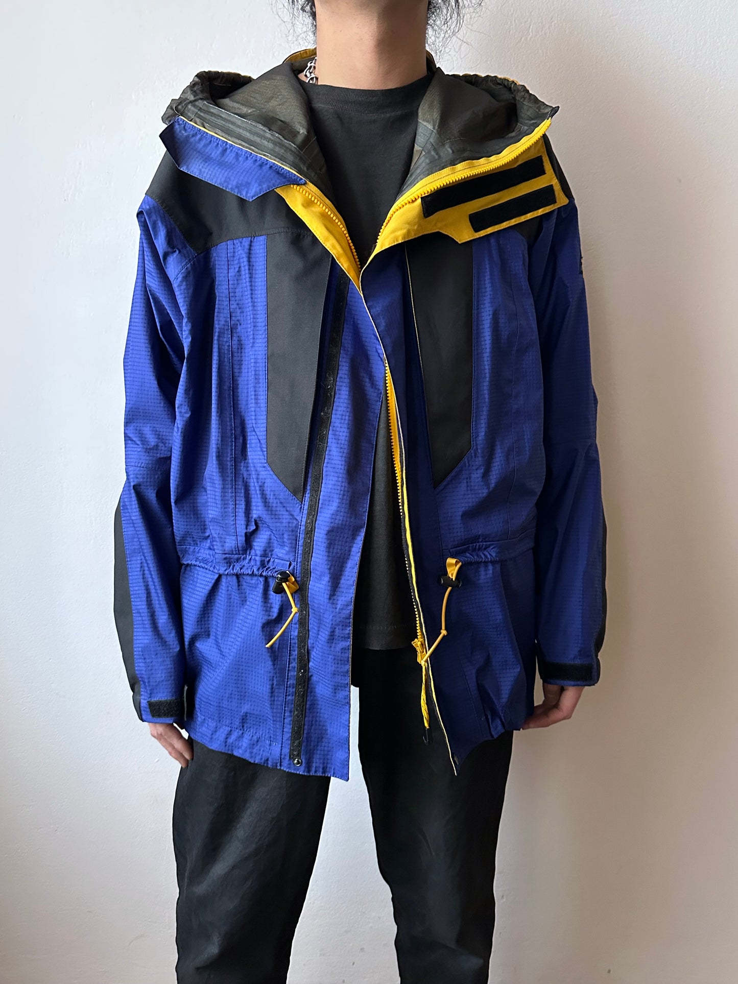 1990's Berghaus Extrem gore-tex jacket バーグハウス 90年代 Vintage Outdoor UK Made in GT.Btitain ゴアテックス Toto Praha Vintage clothing store Antique shop イギリス古着 古着屋 プラハ 