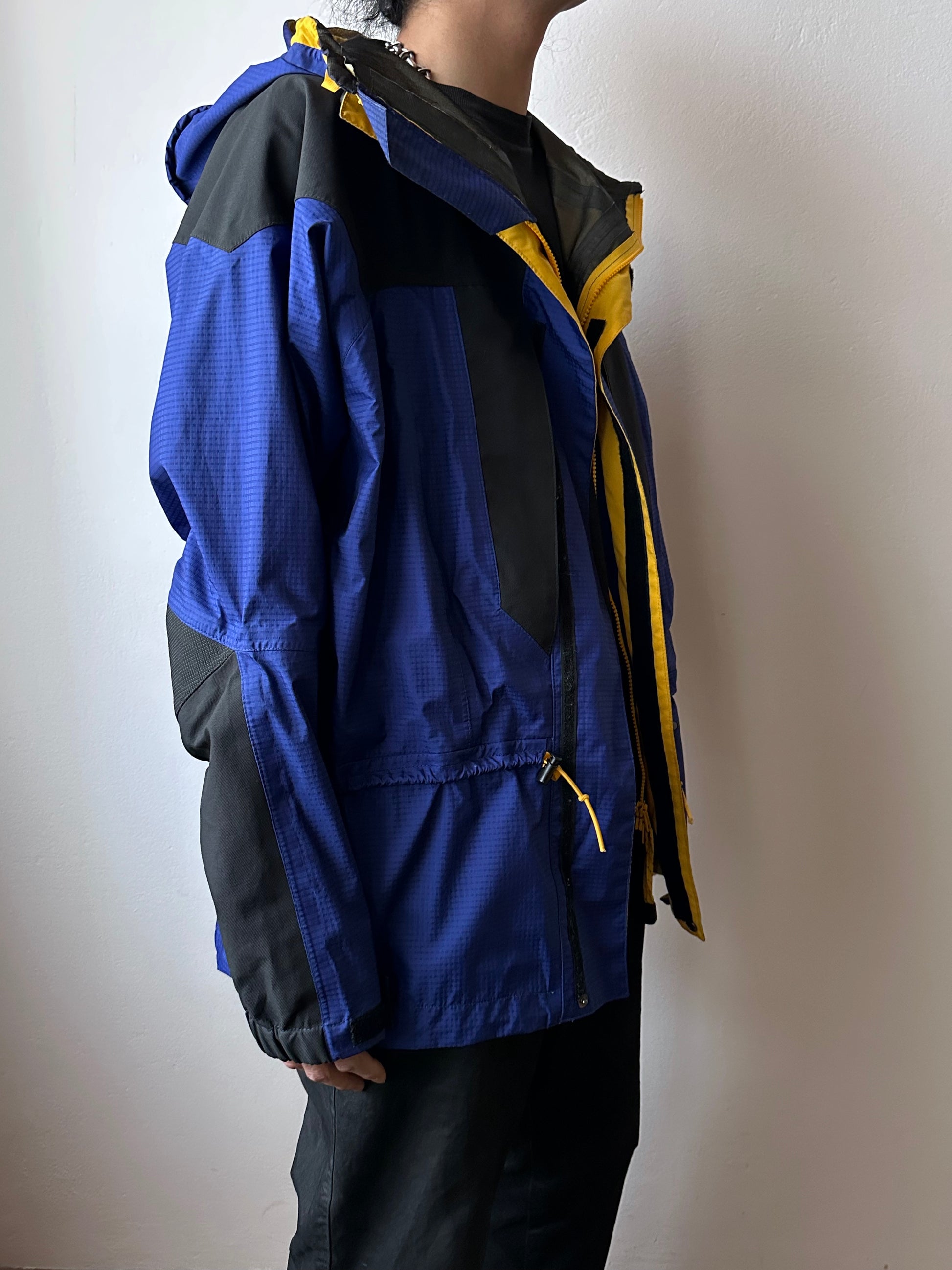 1990's Berghaus Extrem gore-tex jacket バーグハウス 90年代 Vintage Outdoor UK Made in GT.Btitain ゴアテックス Toto Praha Vintage clothing store Antique shop イギリス古着 古着屋 プラハ 