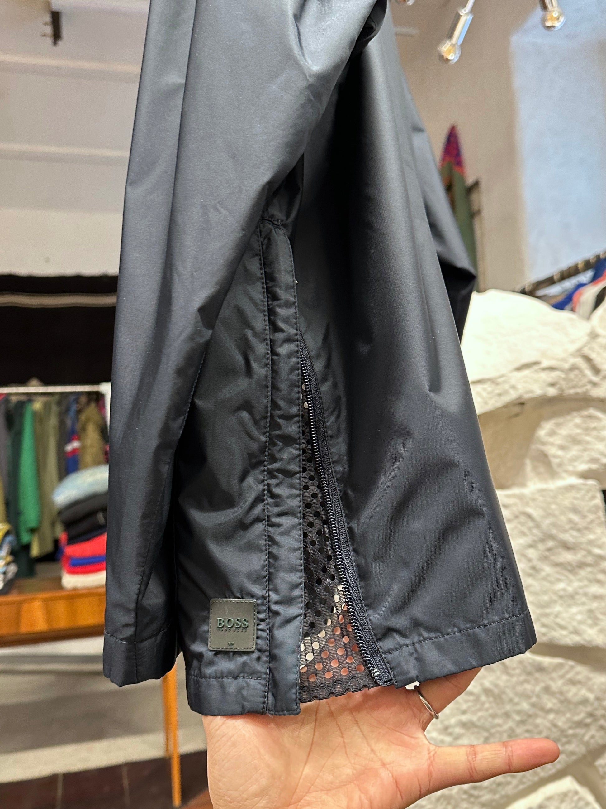 Hugo Boss Golf Vintage ヴィンテージ Y2k 2000's 2000年代 Toto Praha Prague Vintage clothing store 古着屋 古着 ユーロ古着 ヨーロッパ古着 プラハ テック modern モダン Nylon Jacket ナイロン 