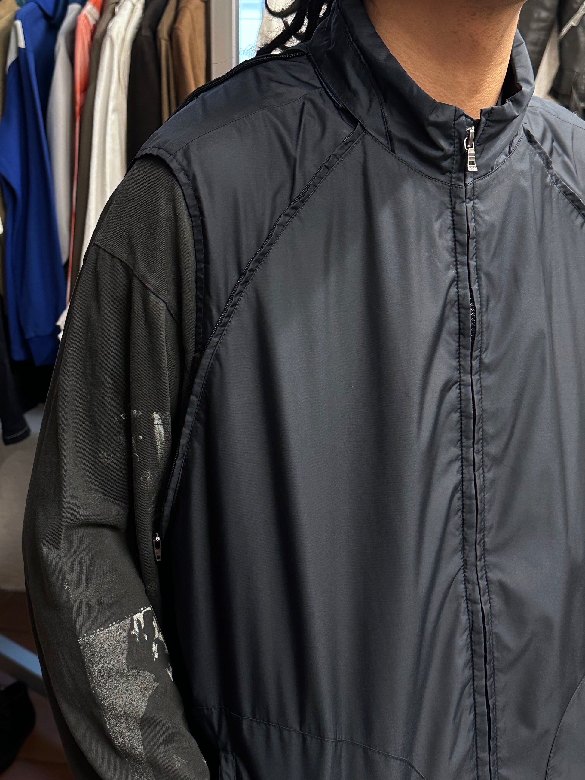 Hugo Boss Golf Vintage ヴィンテージ Y2k 2000's 2000年代 Toto Praha Prague Vintage clothing store 古着屋 古着 ユーロ古着 ヨーロッパ古着 プラハ テック modern モダン Nylon Jacket ナイロン 