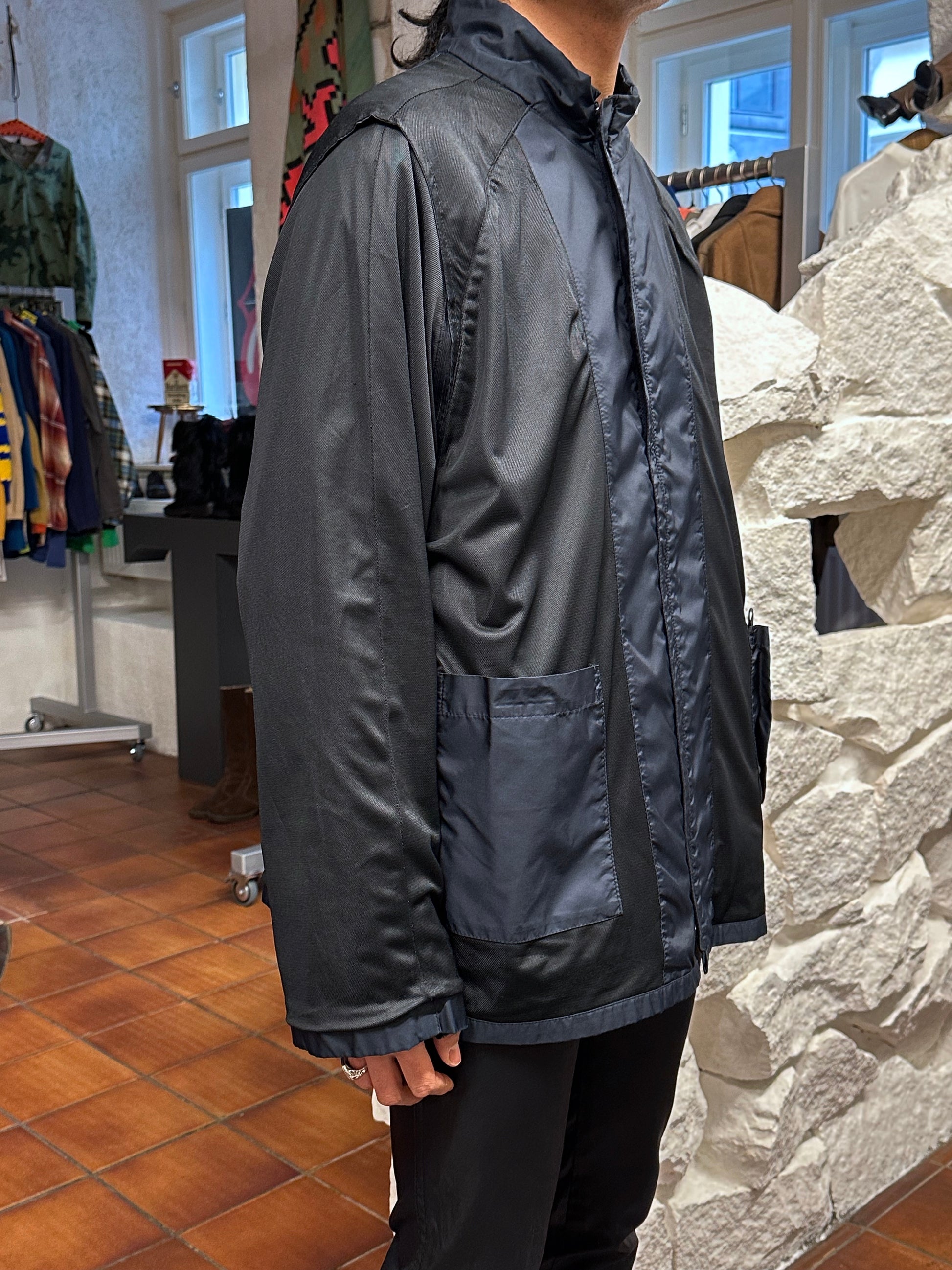 Hugo Boss Golf Vintage ヴィンテージ Y2k 2000's 2000年代 Toto Praha Prague Vintage clothing store 古着屋 古着 ユーロ古着 ヨーロッパ古着 プラハ テック modern モダン Nylon Jacket ナイロン 