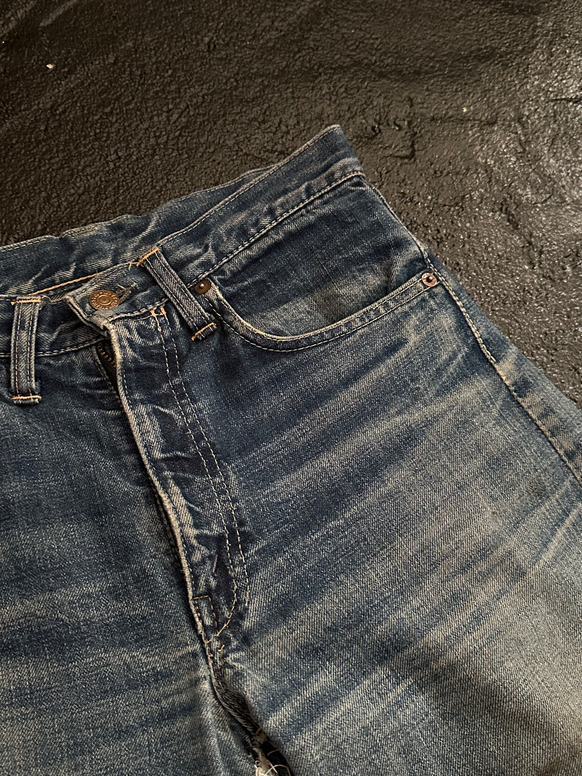 505 Big E 耳つき 60's 60年代 Levi's リーバイス 551ZXX ダブルエックス  過渡期 67年 68年 Vintage Jeans Denim Toto Praha Vintage clothing shop Antique shop 古着屋 プラハ Showroom appointment Prague ユーロ古着 ヨーロッパ古着 古着卸 ヴィンテージ