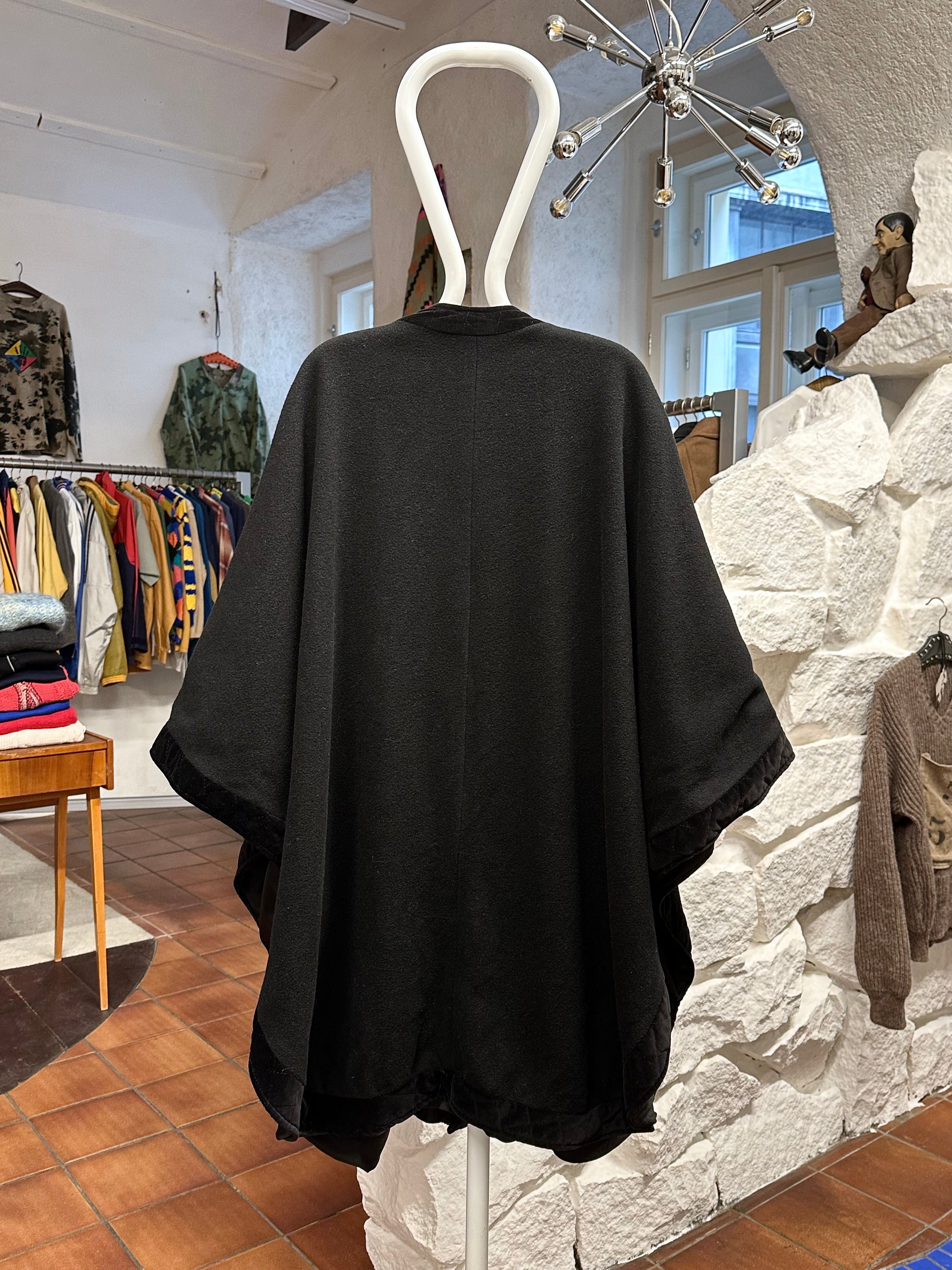 black fleece poncho – TOTO