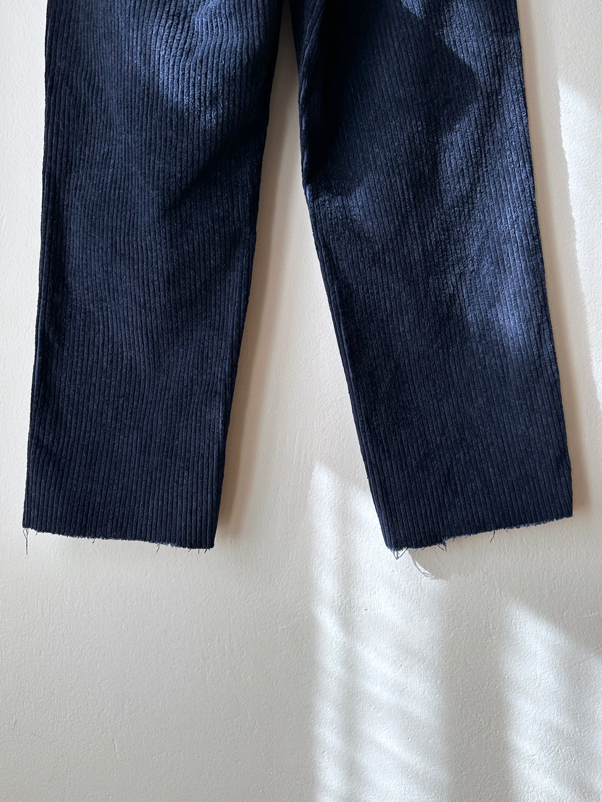 90s navy corduroy trouser W33-34