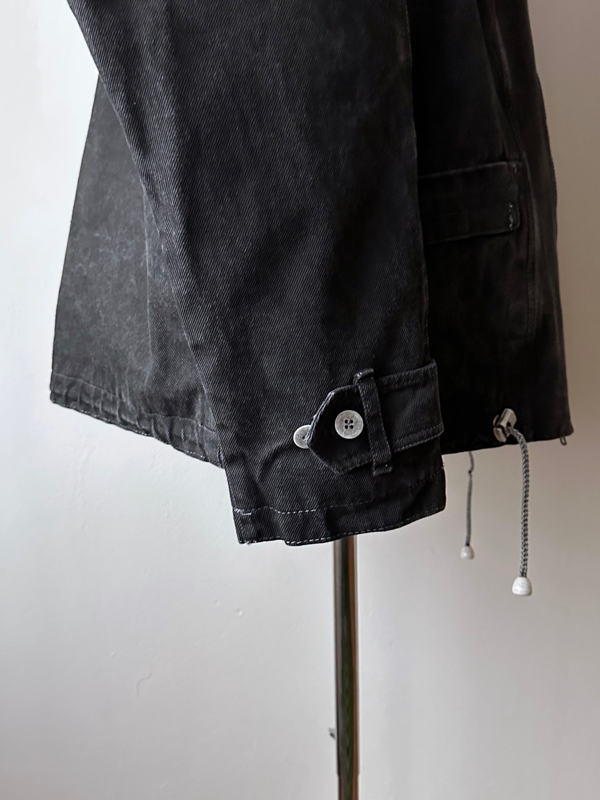 Berlin 90's Cotton jacket many zipper Garment dyed Black Toto Praha Vintage clothing store Showroom Prague Rare 90年代 古着屋  プラハ 黒 ガーメントダイ ユーロ古着 ヨーロッパ古着 ユーロヴィンテージ