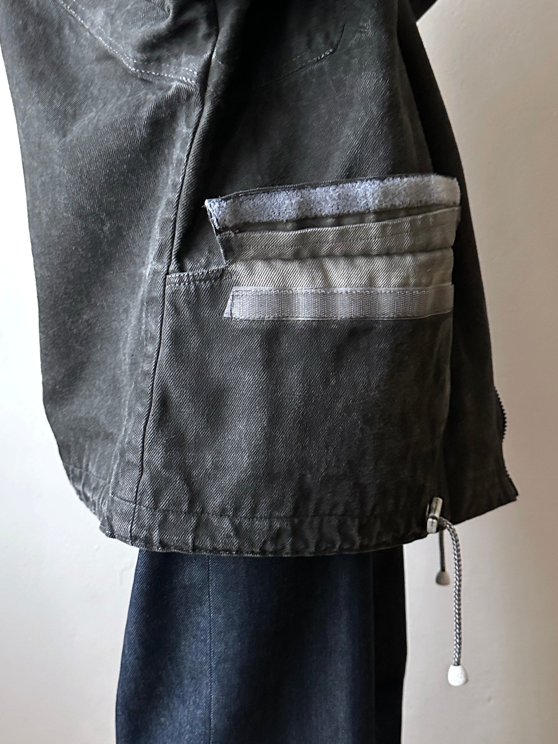 Berlin 90's Cotton jacket many zipper Garment dyed Black Toto Praha Vintage clothing store Showroom Prague Rare 90年代 古着屋  プラハ 黒 ガーメントダイ ユーロ古着 ヨーロッパ古着 ユーロヴィンテージ