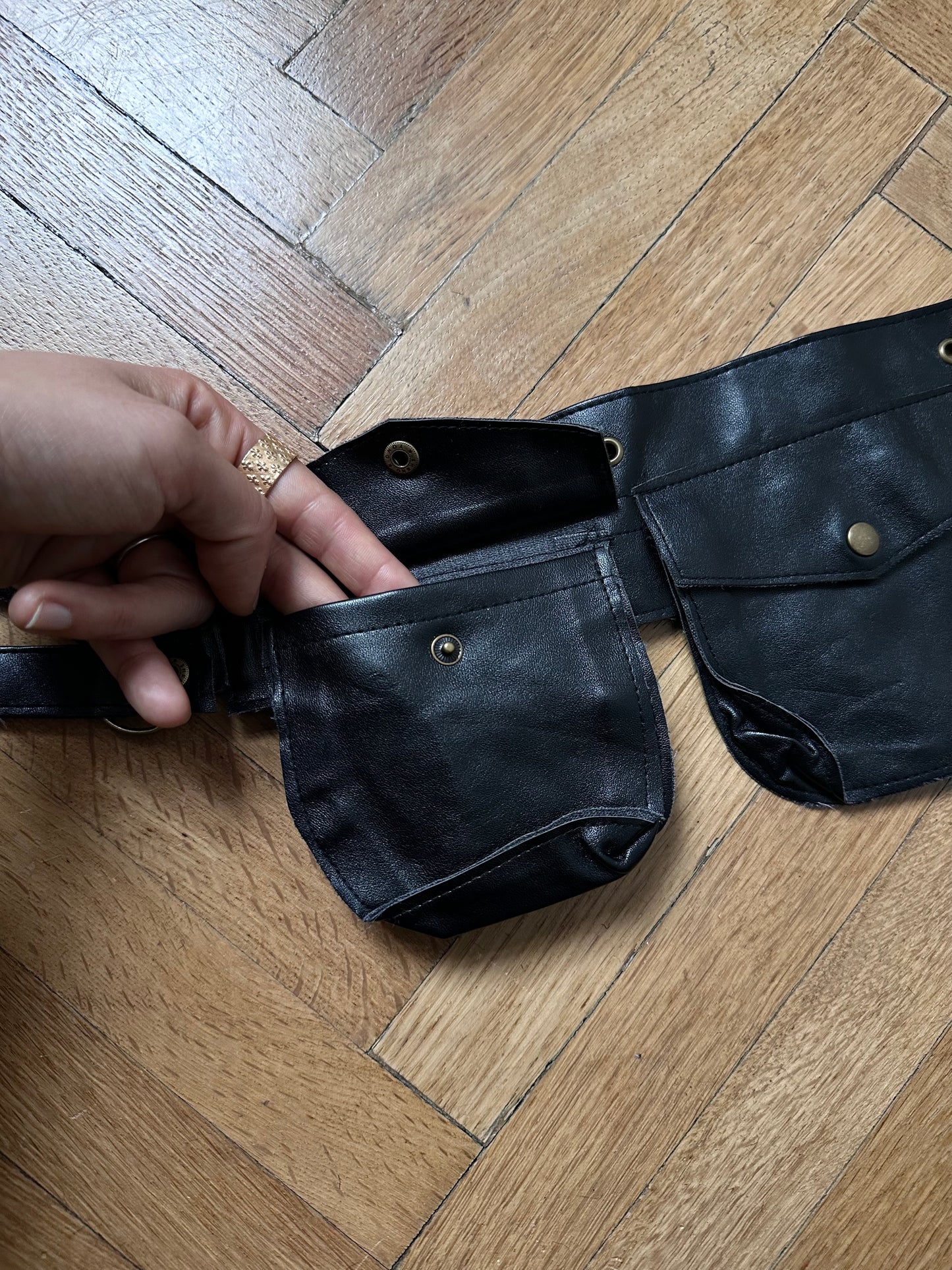 pvc leather pochet belt