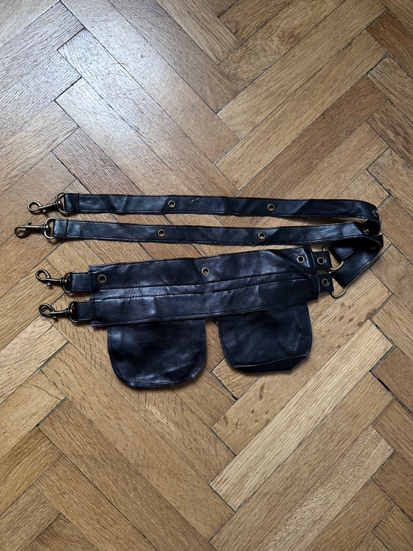 pvc leather pochet belt