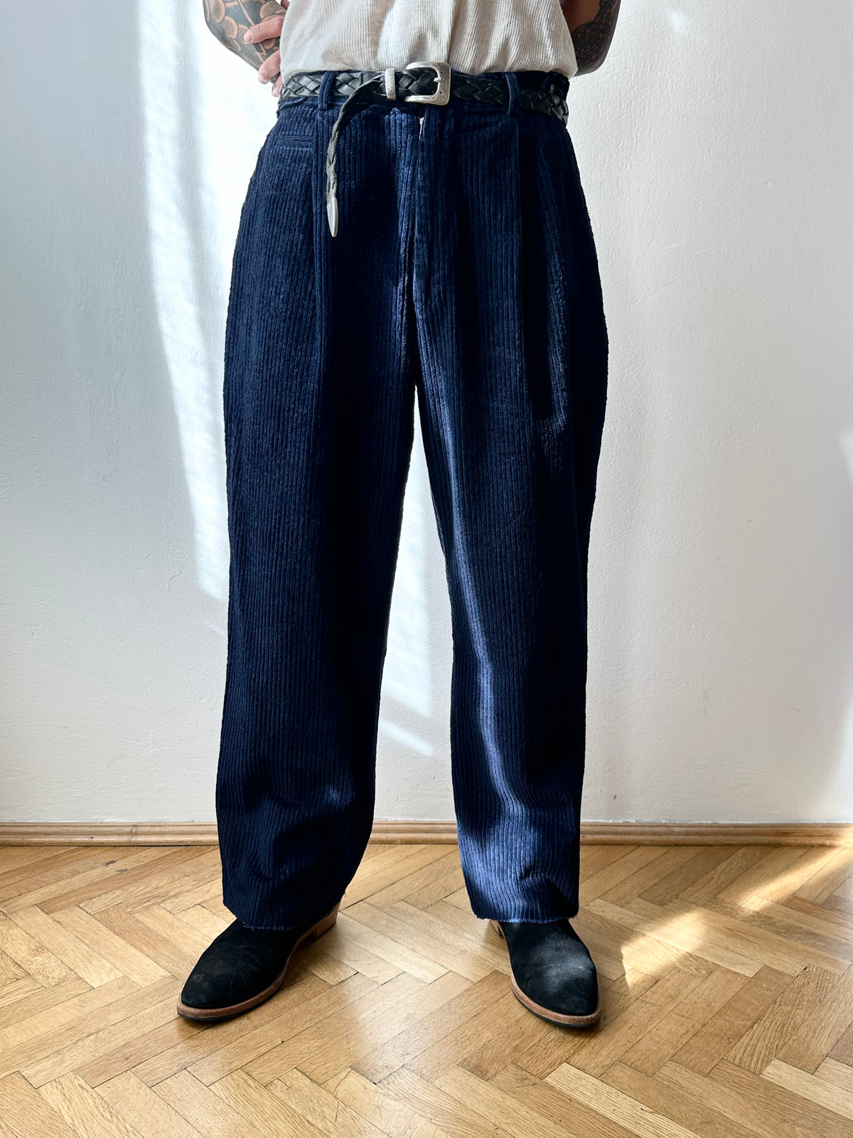 90s navy corduroy trouser W33-34