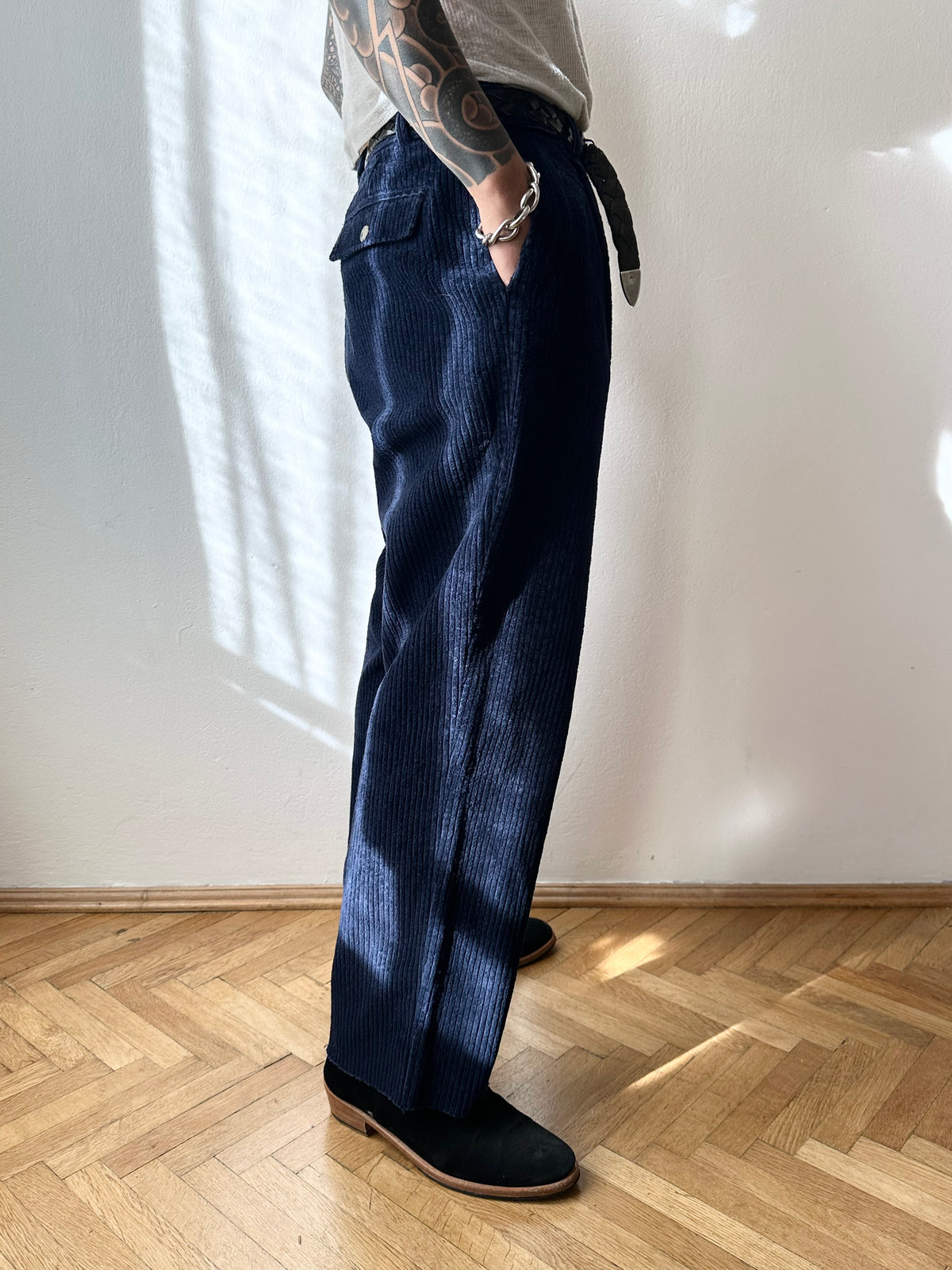 90s navy corduroy trouser W33-34