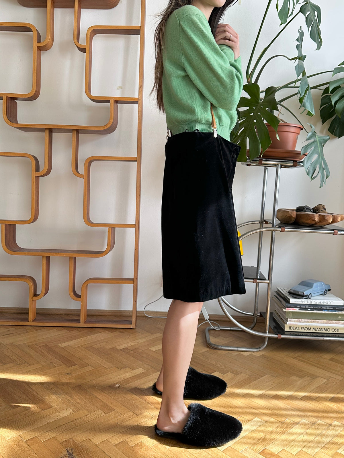 BIG! black velours shorts W36