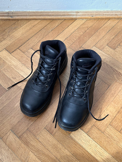 Nike ACG Black Leather Hiking Boots ナイキ Vintage Toto 古着屋  プラハ 古着 Praha Prague Vintage store ハイキング ブーツ 黒 レザー 革 ユーロ古着 ヨーロッパ古着 