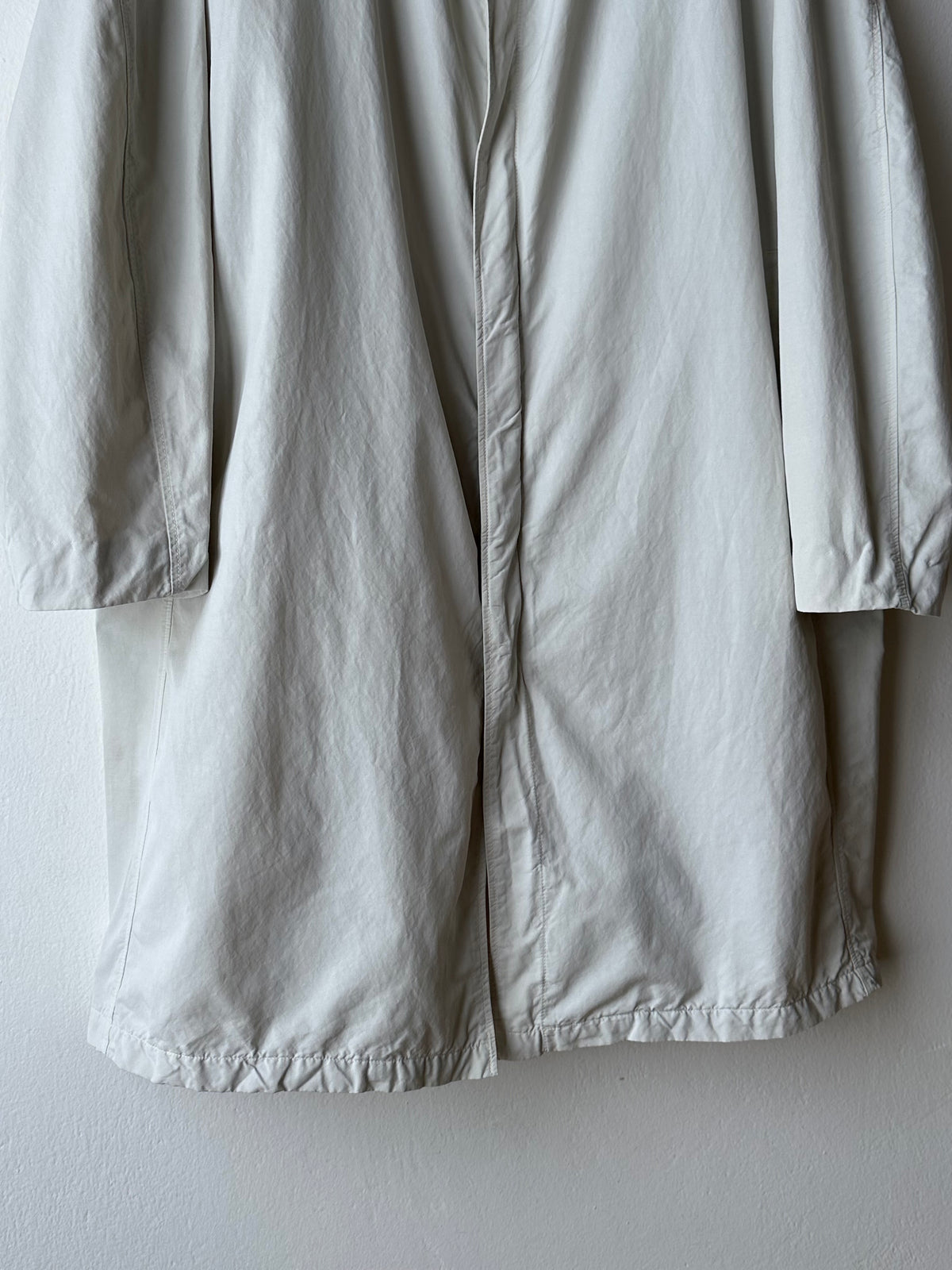 C.P. Company SS'00 2000's 2000年代 Massimo Osti マッシモオスティ Made in Italy イタリア製 イタリア古着 Cotton Nylon Coat Gray ナイロン コート 灰色 グレー Toto Praha Vintage clothing shop Antique shop 古着屋 プラハ Showroom appointment Prague ユーロ古着 ヨーロッパ古着 古着卸 ヴィンテージ
