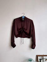 front lift up ribbon blouse