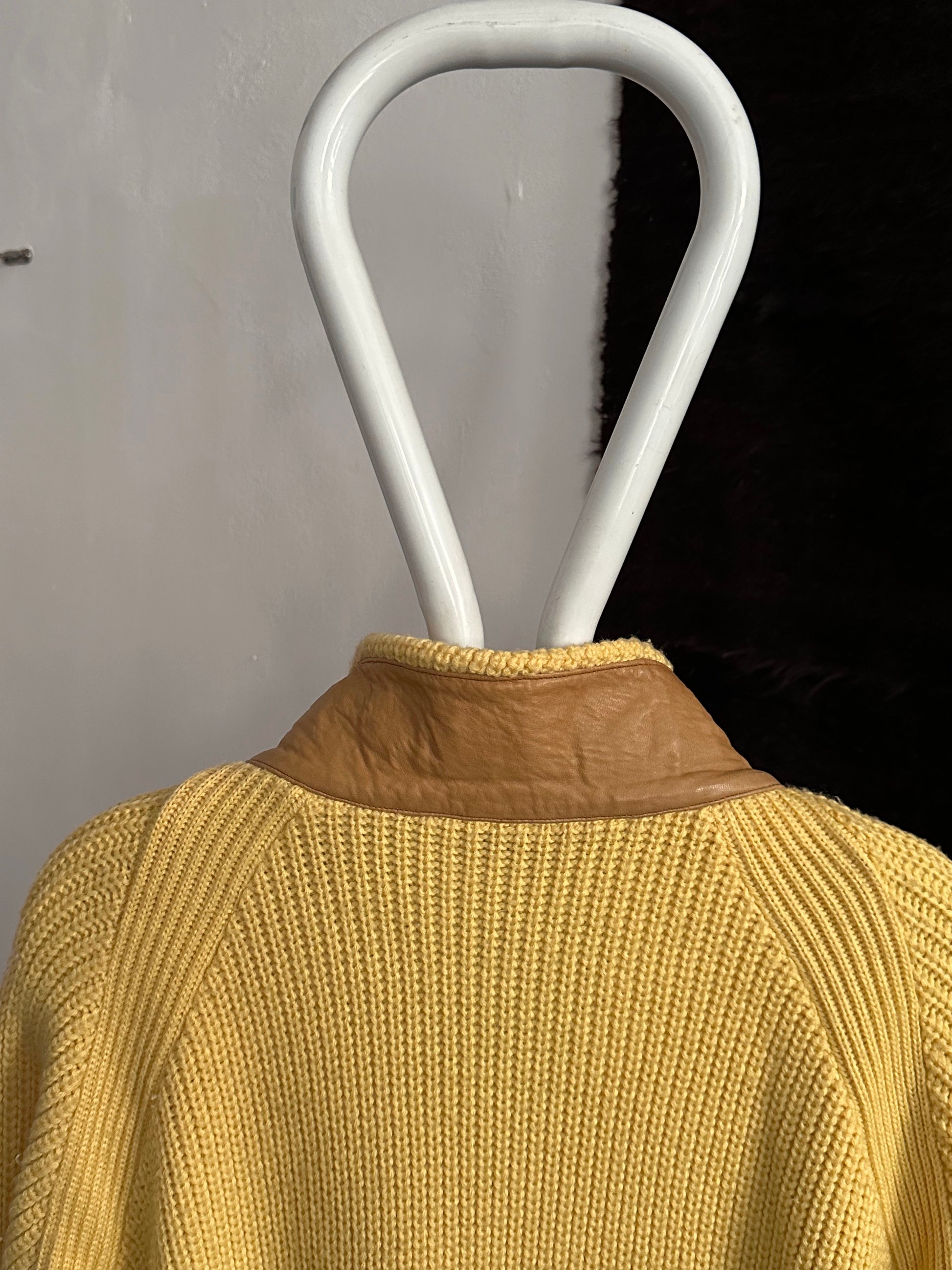 CP Company 80's Vintage Massimo Osti マッシモオスティ Made in Italy 80年代 ヴィンテージ イタリア古着 ニット Rare レア Toto Praha Vintage clothing store Antique shop Prague 古着屋 アンティークショップ プラハ ユーロ古着  ヨーロッパ古着 古着卸 