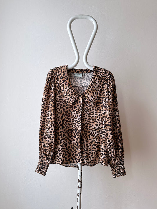 leopard frill collar blouse