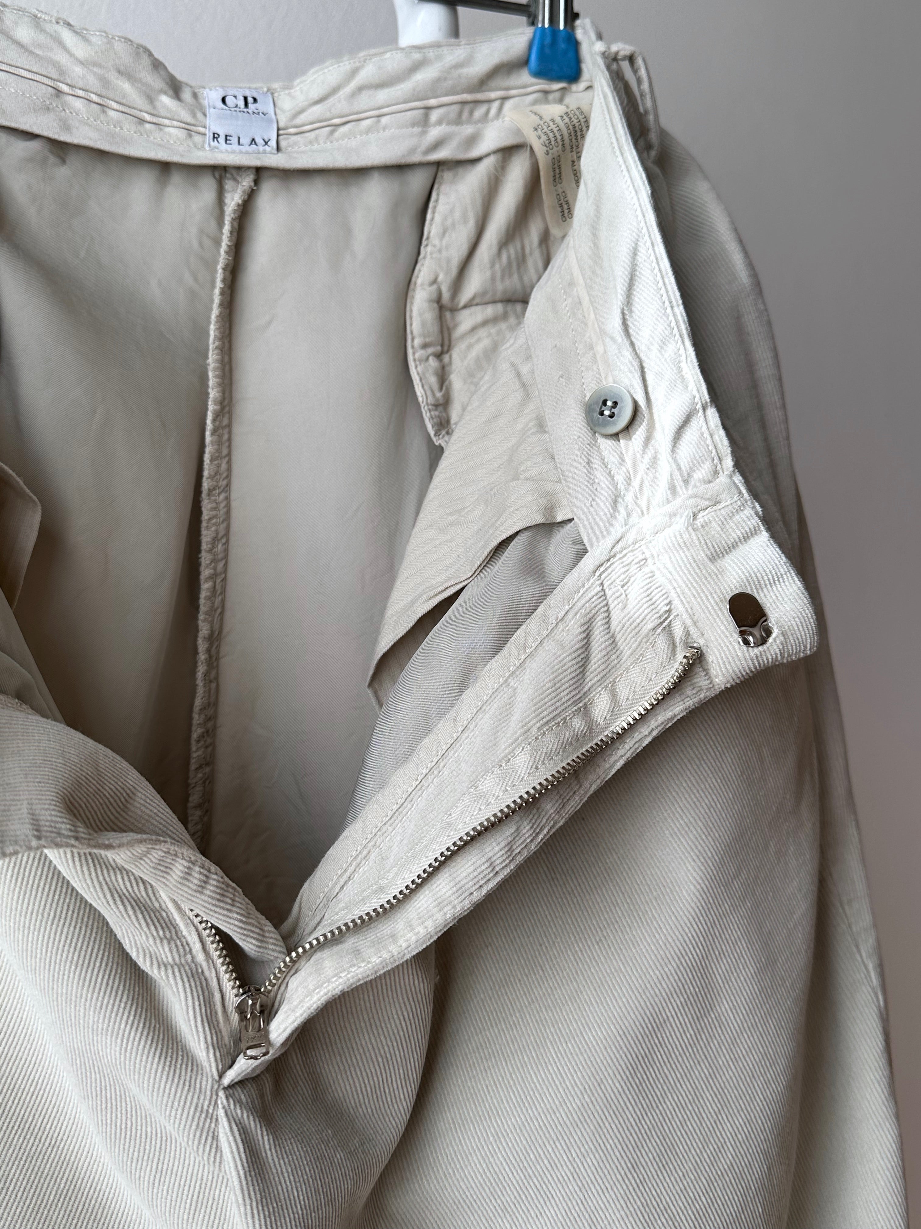 C.P. COMPANY Relax AW'00 corduroy trouser - w31 – TOTO C.P. COMPANY Relax AW'00 corduroy trouser - w31 – TOTO