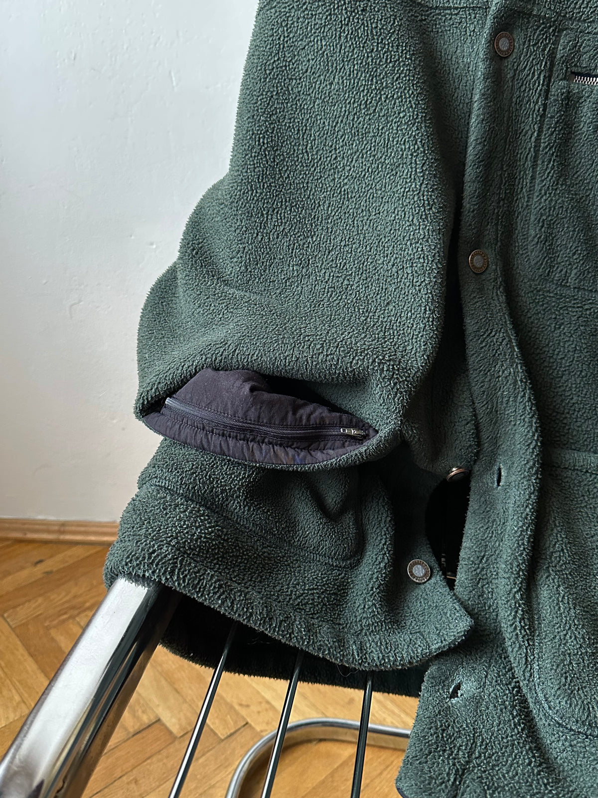 1990s Patagonia Shirring Coat 90年代 パタゴニア シャーリングコート フリース シンチラ レア ナイロン Toto Praha Vintage clothing shop Antique shop 古着屋 プラハ Showroom appointment Prague ユーロ古着 ヨーロッパ古着 古着卸 ヴィンテージ Made in USA アメリカ製 緑 Green