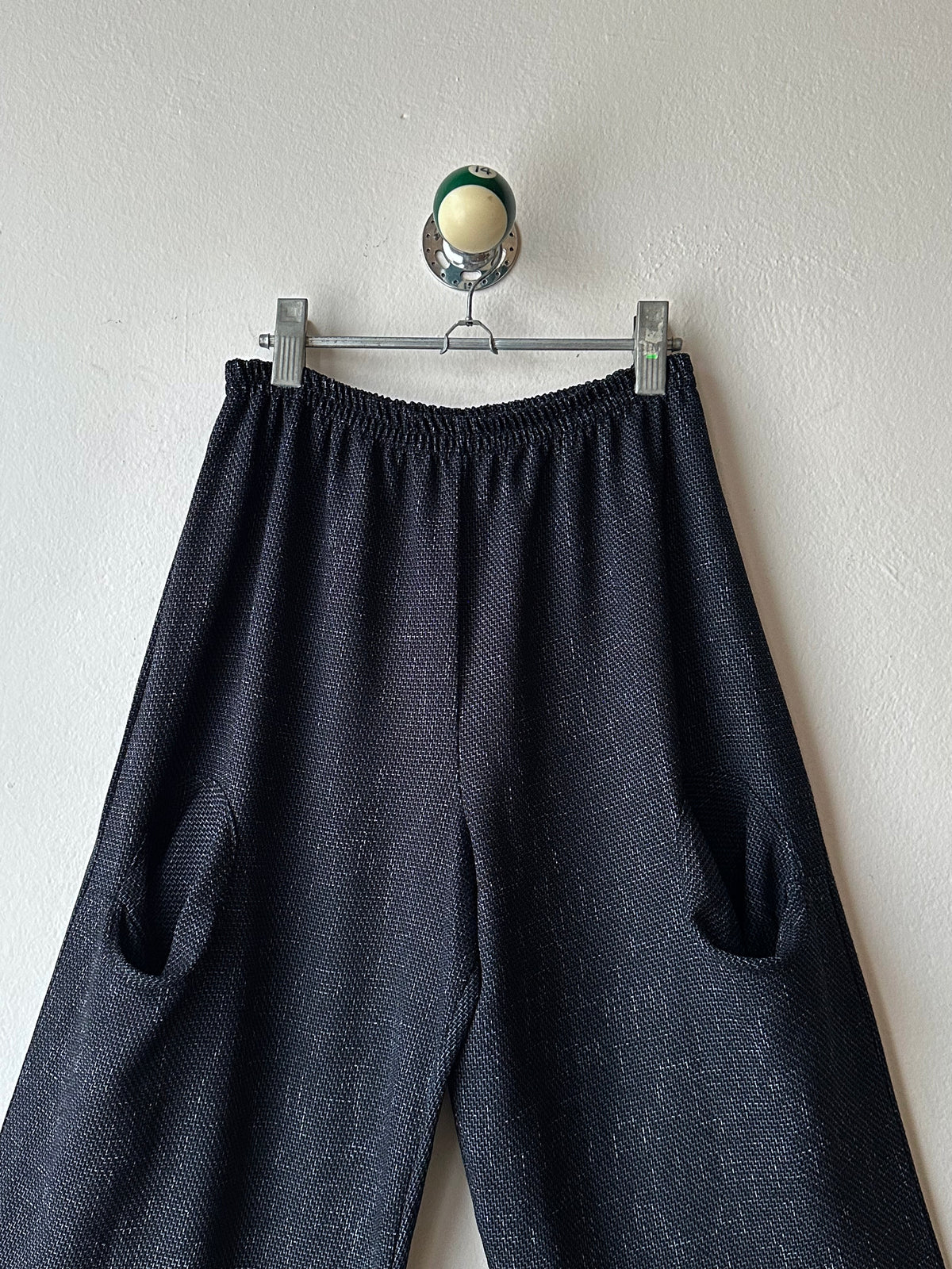 Toto Praha Vintage clothing shop Antique shop 古着屋 プラハ Showroom appointment Prague ユーロ古着 ヨーロッパ古着 古着卸 ヴィンテージ 
