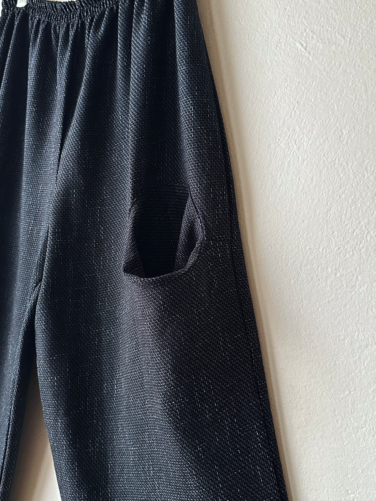 Toto Praha Vintage clothing shop Antique shop 古着屋 プラハ Showroom appointment Prague ユーロ古着 ヨーロッパ古着 古着卸 ヴィンテージ 