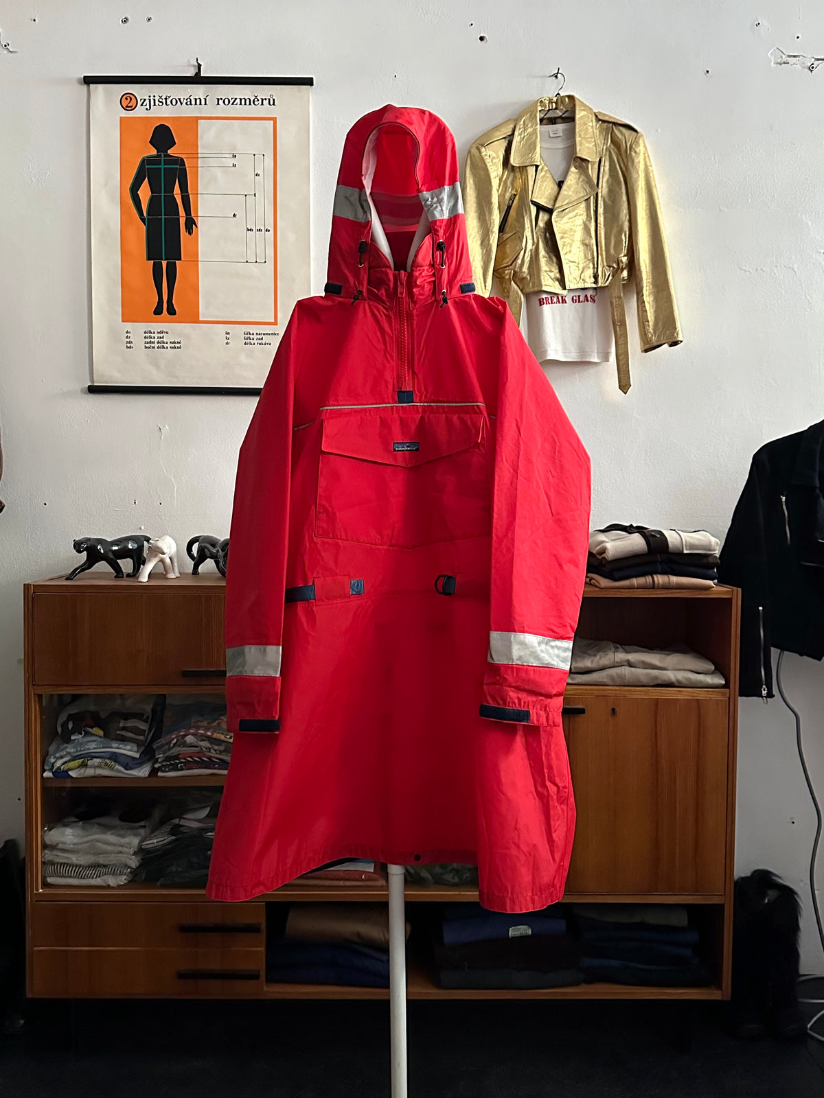 1990s Patagonia Sailing Jacket Smock Red 90年代 パタゴニア セーリング ナイロン 赤 レア Toto Praha Vintage clothing shop Antique shop 古着屋 プラハ Showroom appointment Prague ユーロ古着 ヨーロッパ古着 古着卸 ヴィンテージ