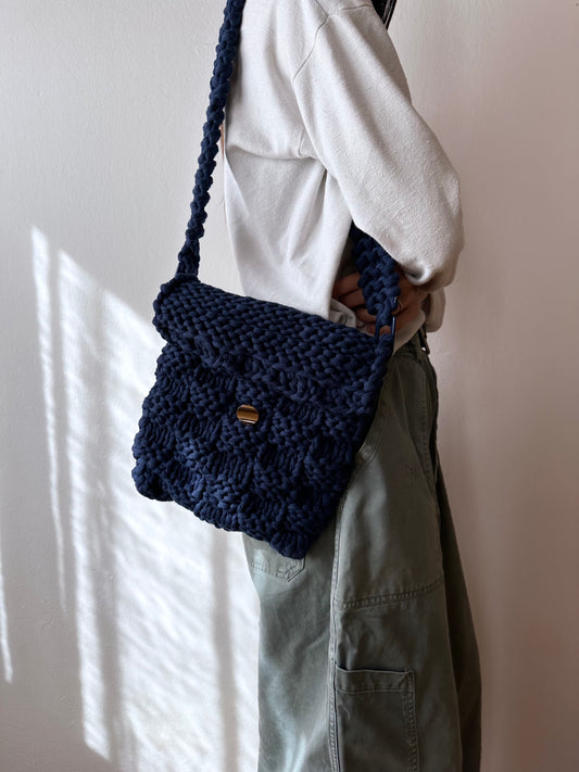 navy fat thread bag