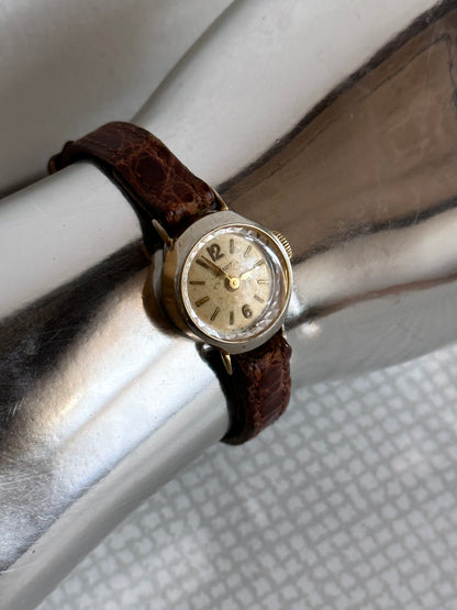 60s 60's LACO German Germany watch vintage 70s 70's wrist bracelet leather belt gold dial 腕時計 ヴィンテージ ウォッチ 時計 ドイツ ラコ hand object metal silver ceramic メタル ハンド オブジェクト 手 陶器 シルバー 