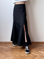 deep slit black skirt W28