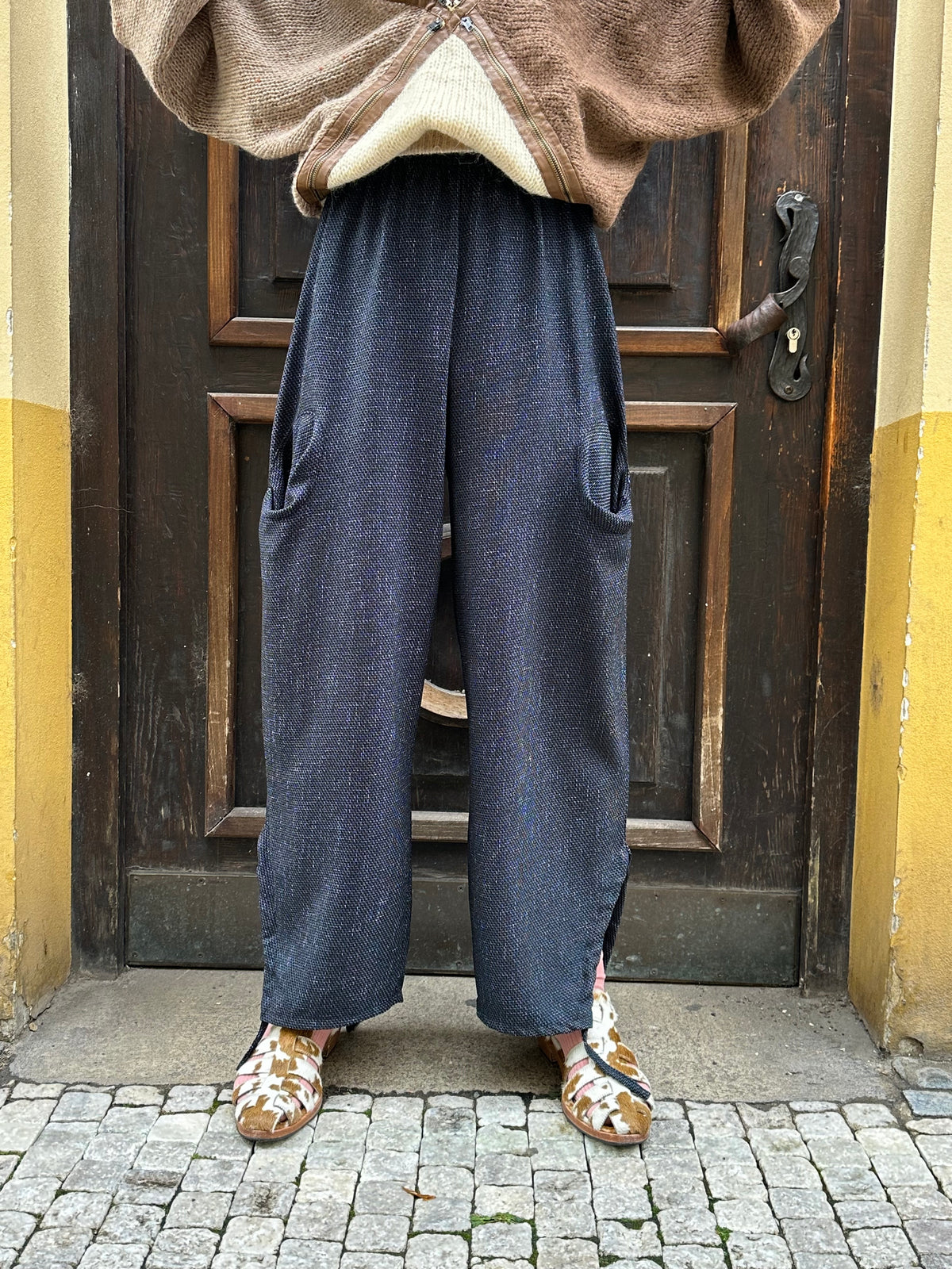 Toto Praha Vintage clothing shop Antique shop 古着屋 プラハ Showroom appointment Prague ユーロ古着 ヨーロッパ古着 古着卸 ヴィンテージ 