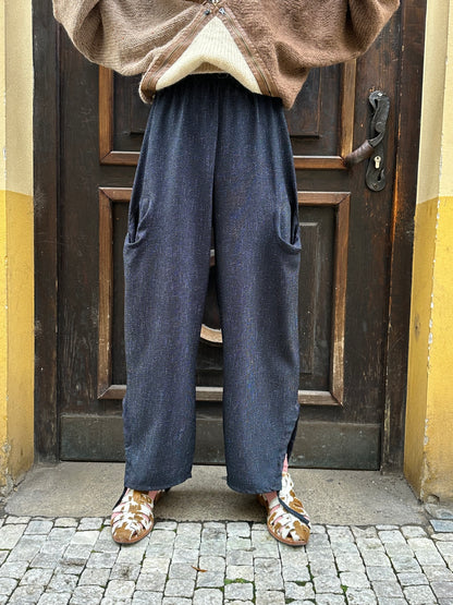 Toto Praha Vintage clothing shop Antique shop 古着屋 プラハ Showroom appointment Prague ユーロ古着 ヨーロッパ古着 古着卸 ヴィンテージ 