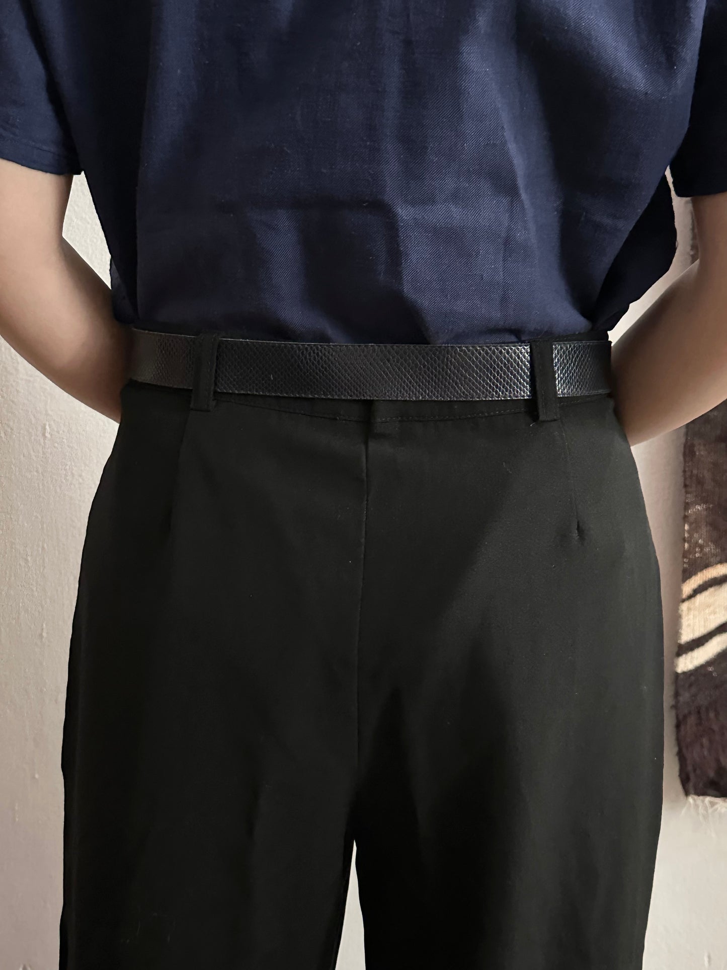 vintage leather belt - embossed navy