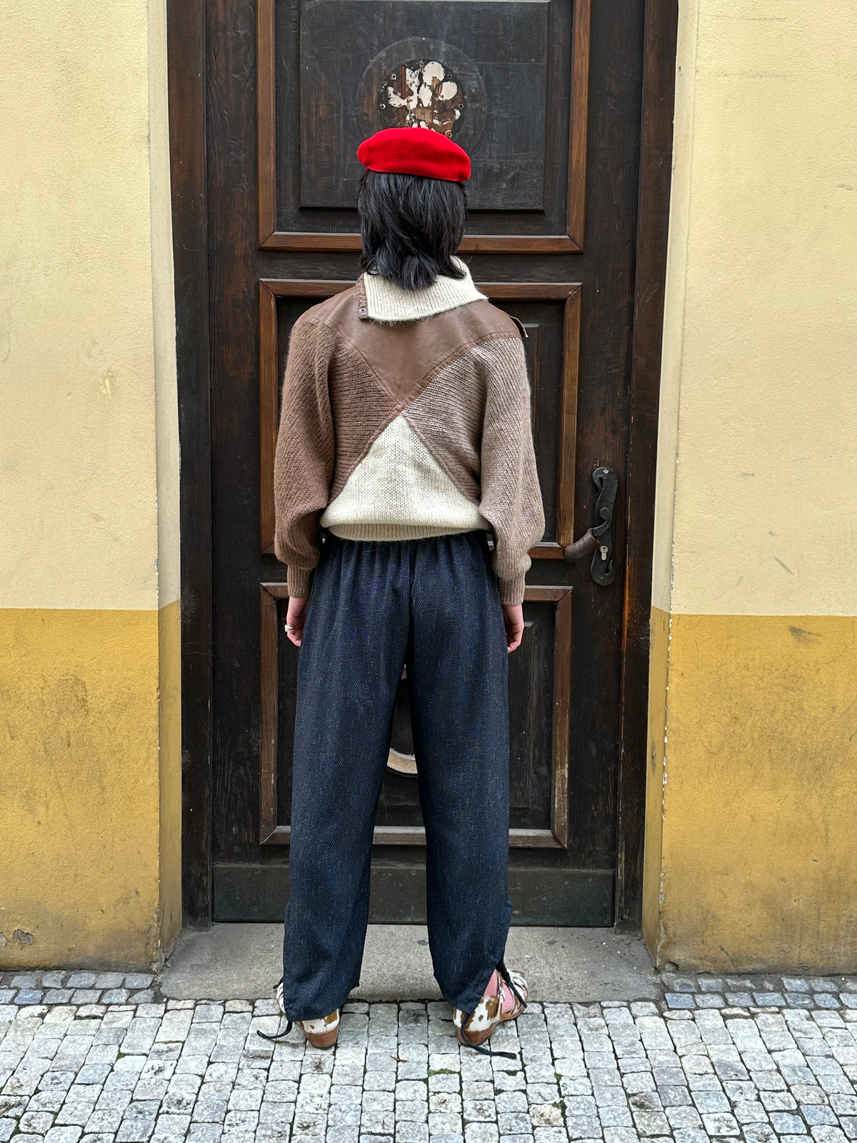 Toto Praha Vintage clothing shop Antique shop 古着屋 プラハ Showroom appointment Prague ユーロ古着 ヨーロッパ古着 古着卸 ヴィンテージ 