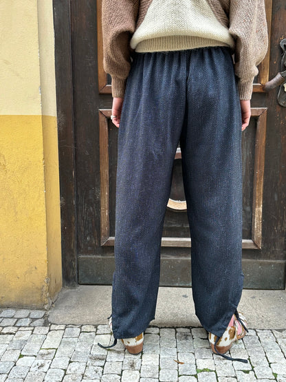 Toto Praha Vintage clothing shop Antique shop 古着屋 プラハ Showroom appointment Prague ユーロ古着 ヨーロッパ古着 古着卸 ヴィンテージ 