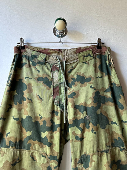 1960's Československá lidová armáda Clouds camouflage reversible trousers 60s 60年代 チェコスロバキア 人民軍 迷彩 カモ柄 ミリタリー リバーシブル チェコ軍 Toto Praha Vintage clothing shop Antique shop 古着屋 プラハ Showroom appointment Prague ユーロ古着 ヨーロッパ古着 古着卸 ヴィンテージ