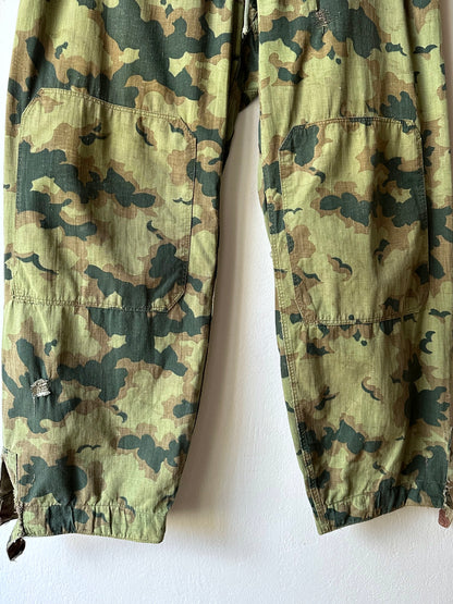 1960's Československá lidová armáda Clouds camouflage reversible trousers 60s 60年代 チェコスロバキア 人民軍 迷彩 カモ柄 ミリタリー リバーシブル チェコ軍 Toto Praha Vintage clothing shop Antique shop 古着屋 プラハ Showroom appointment Prague ユーロ古着 ヨーロッパ古着 古着卸 ヴィンテージ
