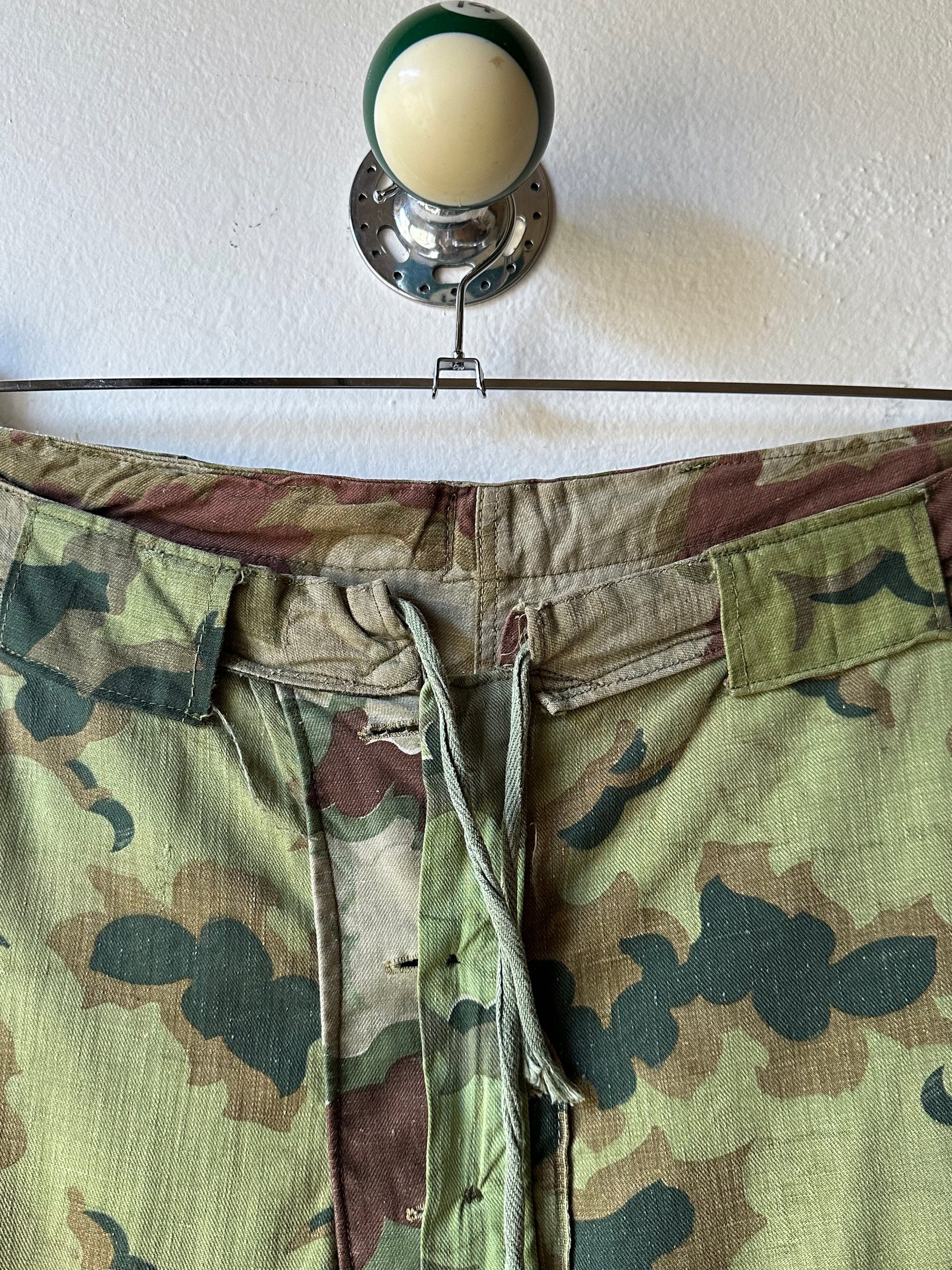1960's Československá lidová armáda Clouds camouflage reversible trousers 60s 60年代 チェコスロバキア 人民軍 迷彩 カモ柄 ミリタリー リバーシブル チェコ軍 Toto Praha Vintage clothing shop Antique shop 古着屋 プラハ Showroom appointment Prague ユーロ古着 ヨーロッパ古着 古着卸 ヴィンテージ