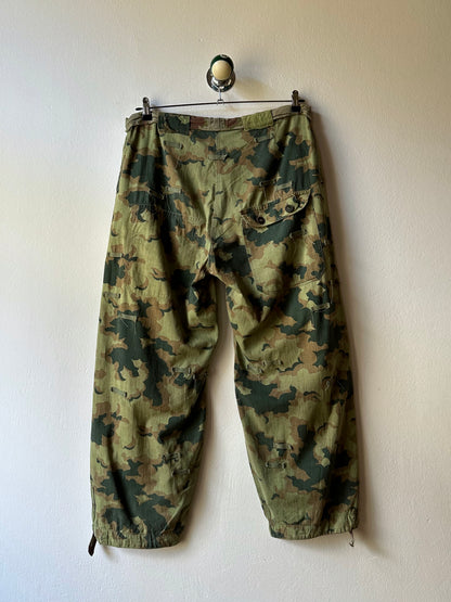 1960's Československá lidová armáda Clouds camouflage reversible trousers 60s 60年代 チェコスロバキア 人民軍 迷彩 カモ柄 ミリタリー リバーシブル チェコ軍 Toto Praha Vintage clothing shop Antique shop 古着屋 プラハ Showroom appointment Prague ユーロ古着 ヨーロッパ古着 古着卸 ヴィンテージ