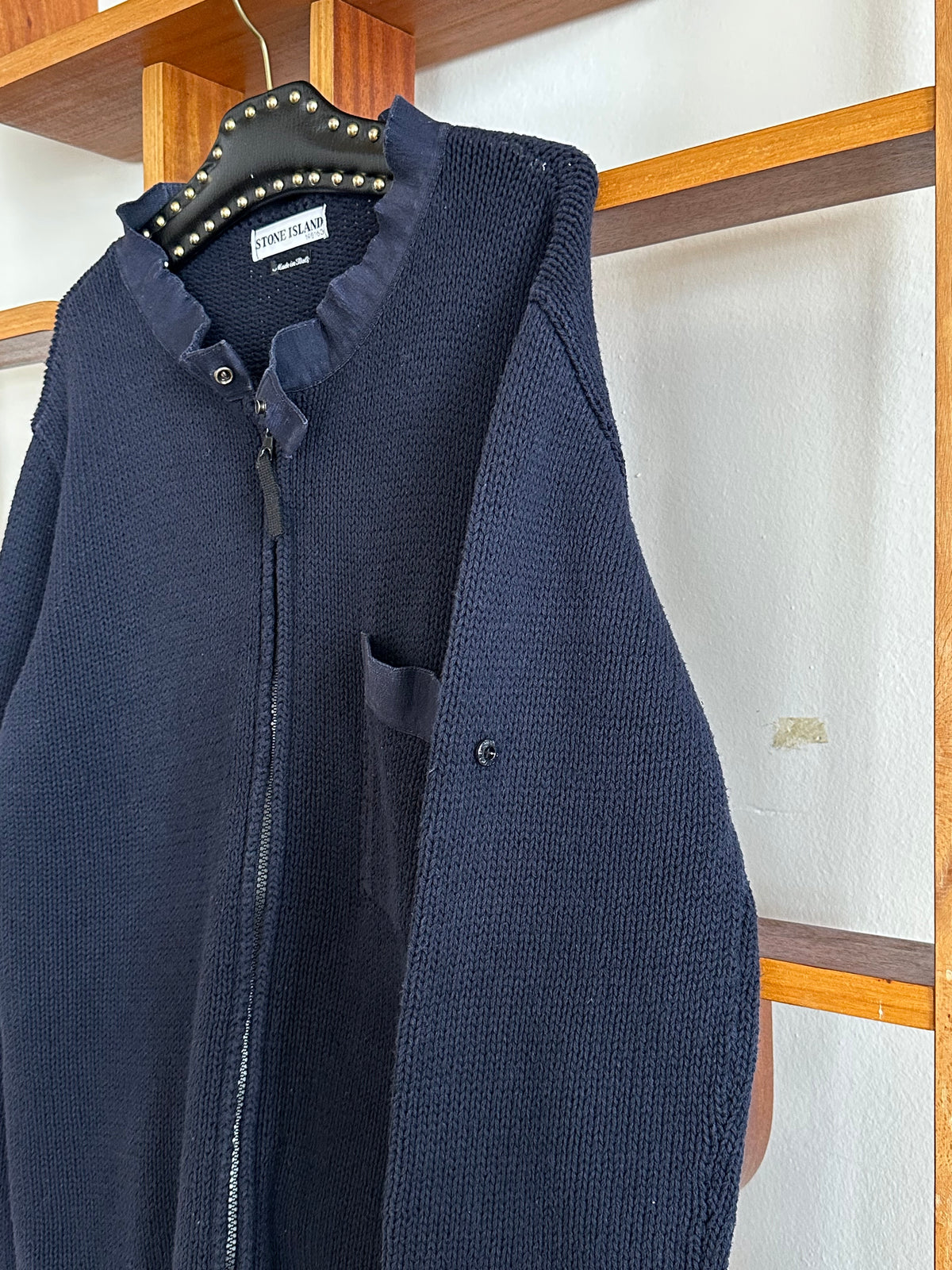 Stone Island ストーンアイランド Massimo Osti Cotton Jumper コットン ニット セーター Navy 紺色 マッシモオスティ Toto Praha Vintage clothing shop Antique shop 古着屋 プラハ Showroom appointment Prague ユーロ古着 ヨーロッパ古着 古着卸 ヴィンテージ