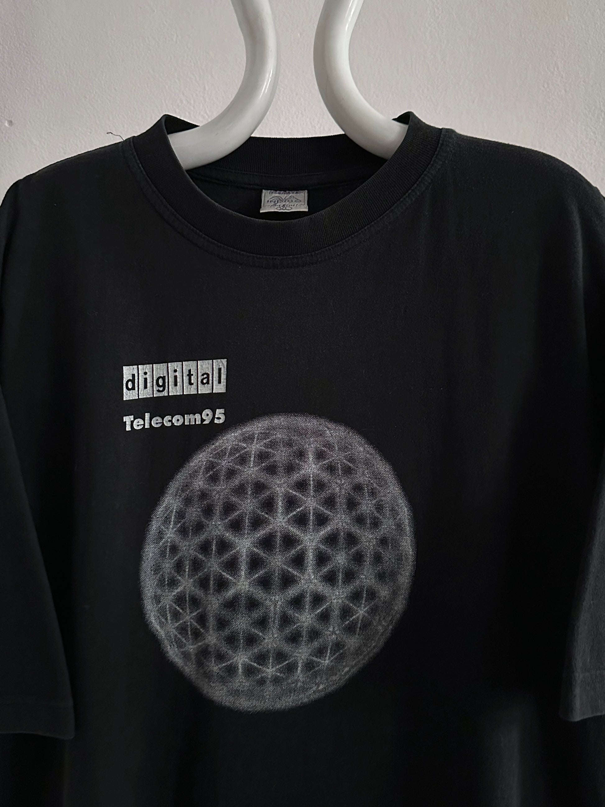 90's T-Shirt Tシャツ Vintage ヴィンテージ 90年代 TOTO Vintage clothing store 古着屋 プラハ Praha Prague Antique store アンティークショップ Black 黒