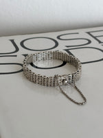 thick gate chain bracelet