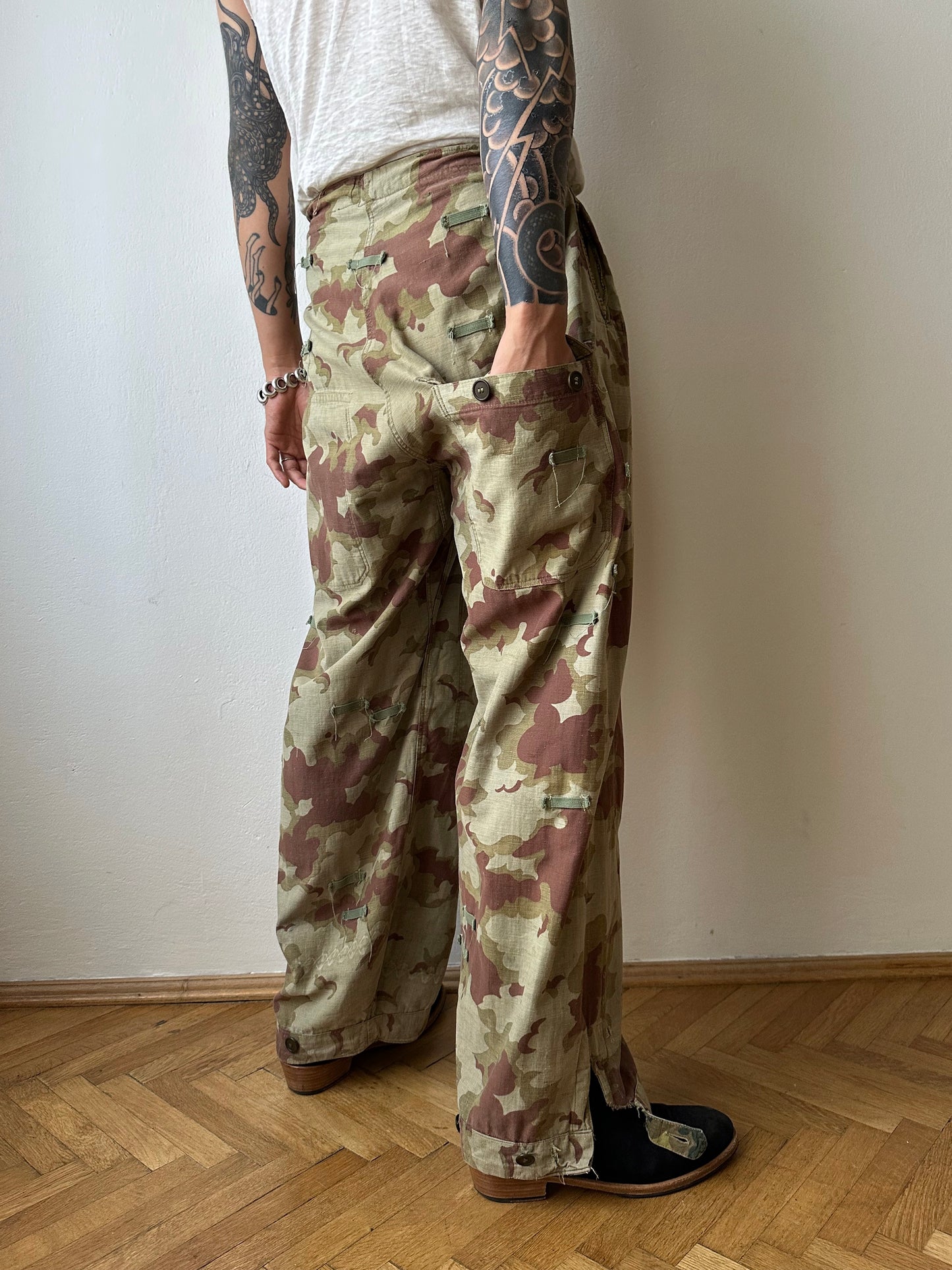 1960's Československá lidová armáda Clouds camouflage reversible trousers 60s 60年代 チェコスロバキア 人民軍 迷彩 カモ柄 ミリタリー リバーシブル チェコ軍 Toto Praha Vintage clothing shop Antique shop 古着屋 プラハ Showroom appointment Prague ユーロ古着 ヨーロッパ古着 古着卸 ヴィンテージ