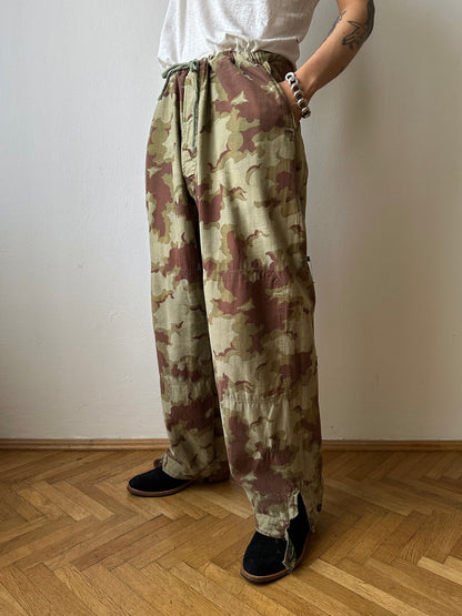 1960's Československá lidová armáda Clouds camouflage reversible trousers 60s 60年代 チェコスロバキア 人民軍 迷彩 カモ柄 ミリタリー リバーシブル チェコ軍 Toto Praha Vintage clothing shop Antique shop 古着屋 プラハ Showroom appointment Prague ユーロ古着 ヨーロッパ古着 古着卸 ヴィンテージ