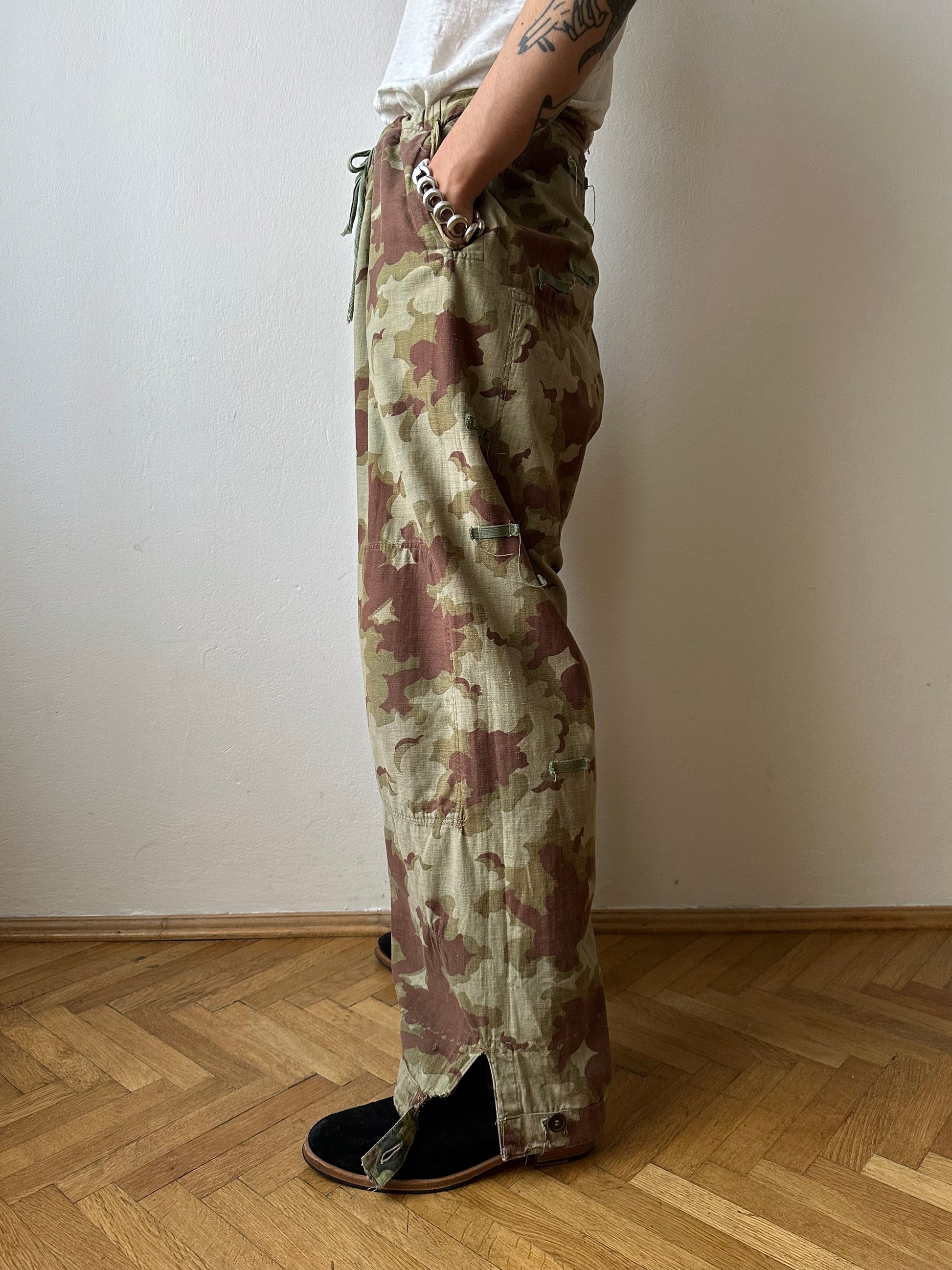 1960's Československá lidová armáda Clouds camouflage reversible trousers 60s 60年代 チェコスロバキア 人民軍 迷彩 カモ柄 ミリタリー リバーシブル チェコ軍 Toto Praha Vintage clothing shop Antique shop 古着屋 プラハ Showroom appointment Prague ユーロ古着 ヨーロッパ古着 古着卸 ヴィンテージ